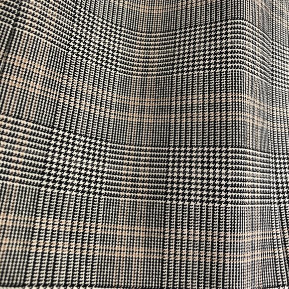 Babaton Modern Mini Skirt - Picture 3 of 4